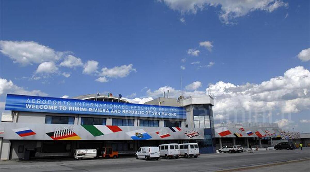 Aeroporto Rimini, passeggeri -66%: mai cos&igrave; male. Tengono solo i passeggeri stranieri - Aeroporto Fellini di Rimini