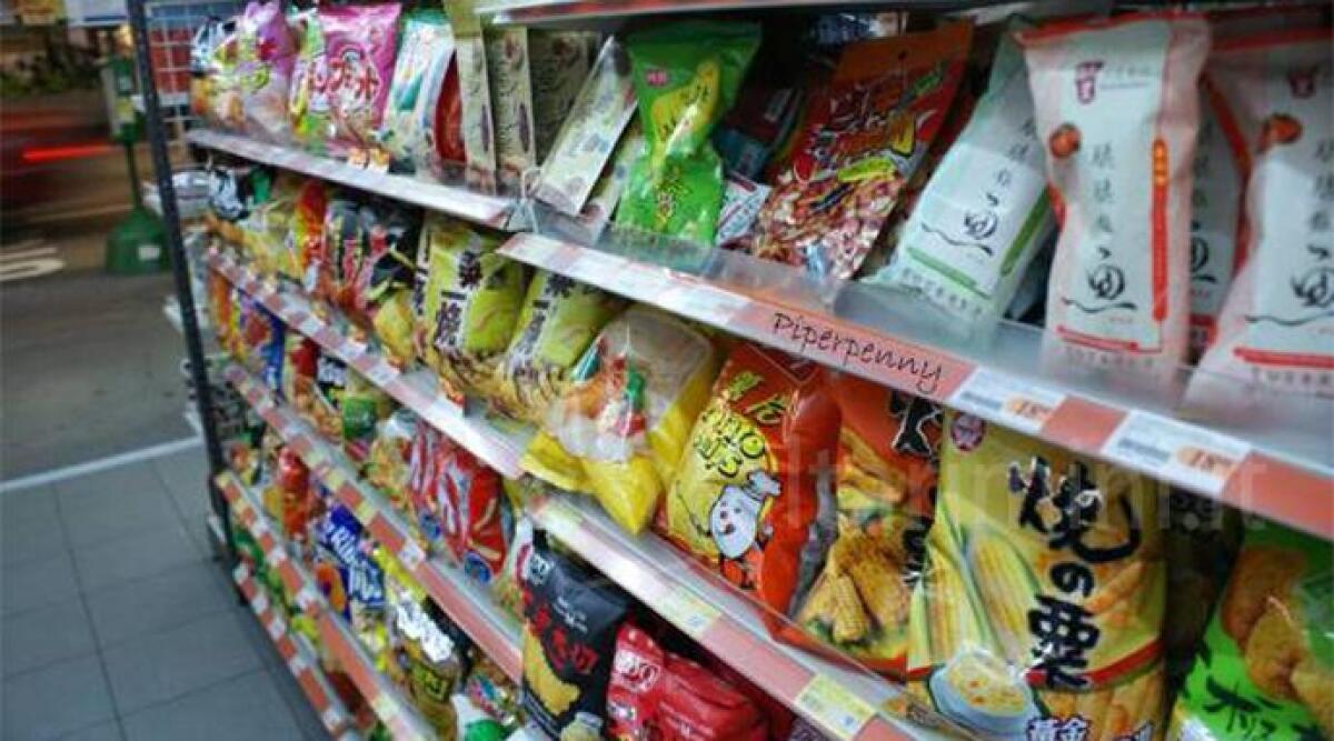 Rimini, controllo nel market cinese: trovato cibo senza etichette in italiano e di dubbia provenienza - 