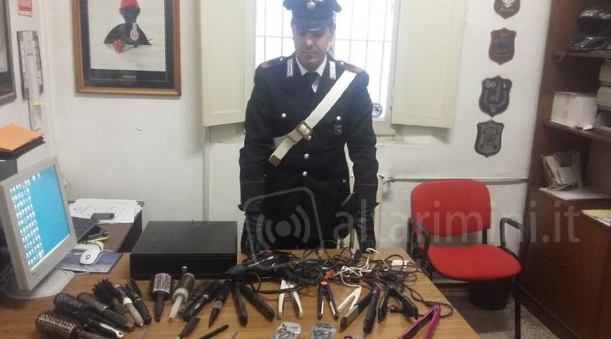Svaligiati due saloni di coiffeur a Bellaria Igea Marina, via rasoi elettrici e piastre - 