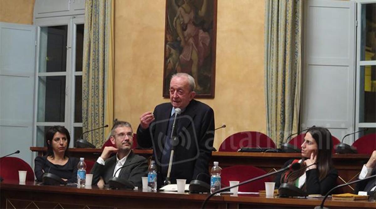 Conferita a Santarcangelo la cittadinanza onoraria al professor Tullio De Mauro -