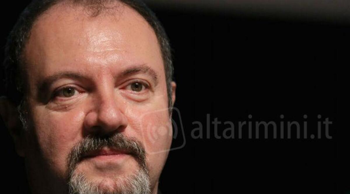 Carlo Lucarelli a Riccione con "ControCanti", l'INTERVISTA -
