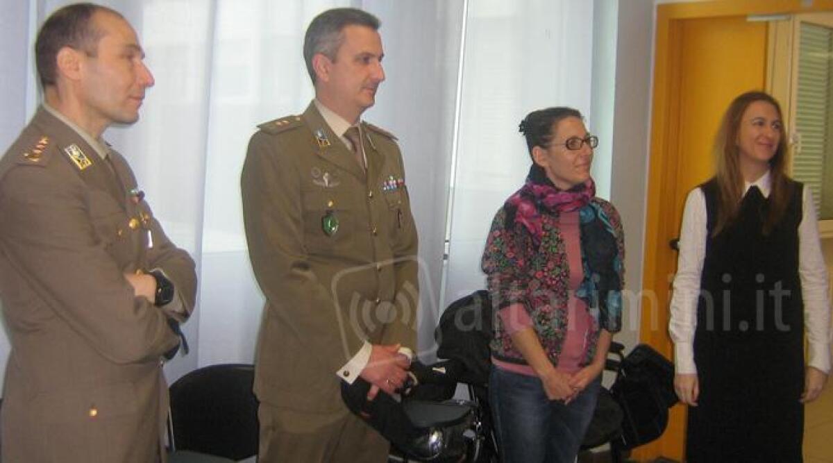 I Militari della Caserma Giulio Cesare di Rimini regalano libri all'ospedale Infermi -