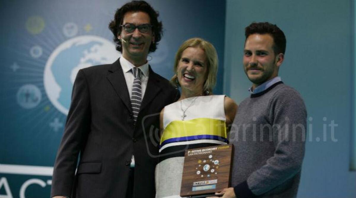 Sanpa premia la figlia di Robert Kennedy al Positive Economy Forum - 