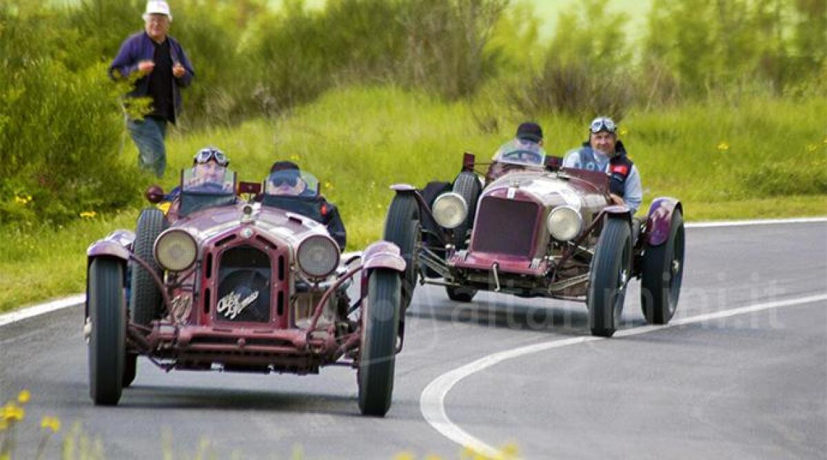 La Mille Miglia torna a Rimini, passaggio e arrivo delle auto d'epoca nel cuore del centro storico - 