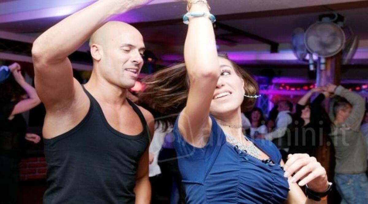 Bowling Seventies, proseguono i giovedì latino con dj Romoletto, musica e animazione -