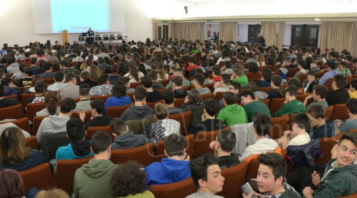 Poesia giovane a Rimini, 164 libri di inediti, incontro con i vincitori lanciati dal Premio -