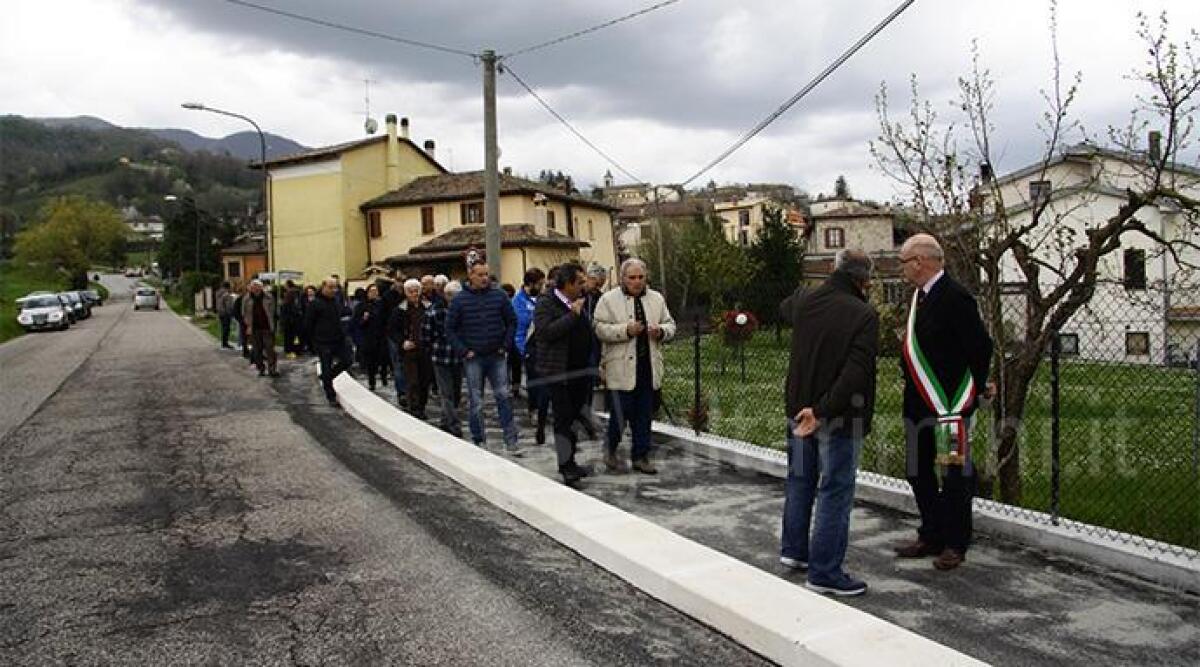 Ecco il nuovo percorso pedonale di Maciano. Inaugurato il tratto in sicurezza all’interno dell’abitato -