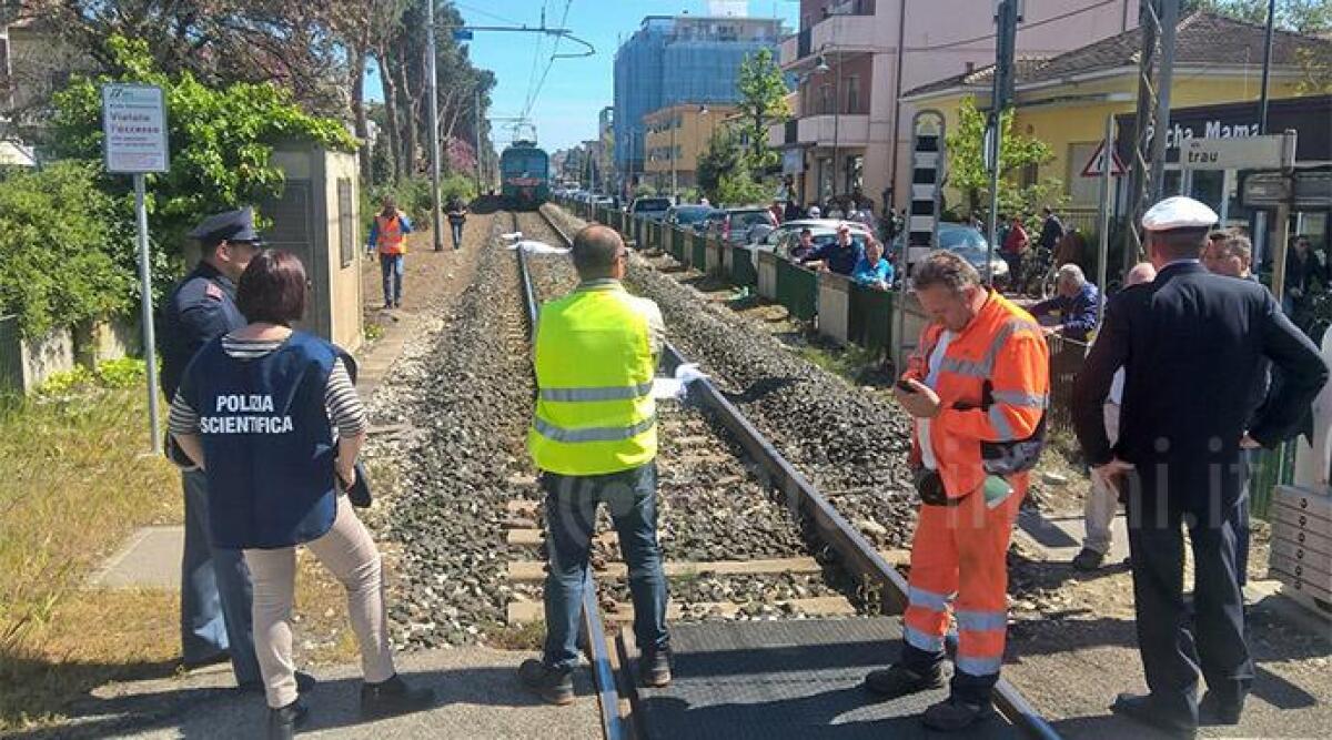 VIDEO: Bellaria, cerca di riprendere il cane che gli è scappato. Travolto 33enne dal treno in corsa -