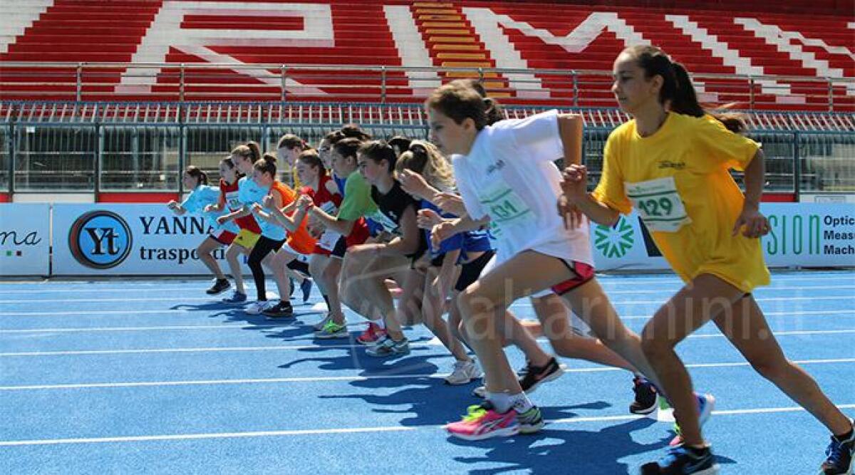 Scuola media 'Centro Storico' di Rimini si aggiudica le 'Olimpiadi della Gioventù' di atletica -