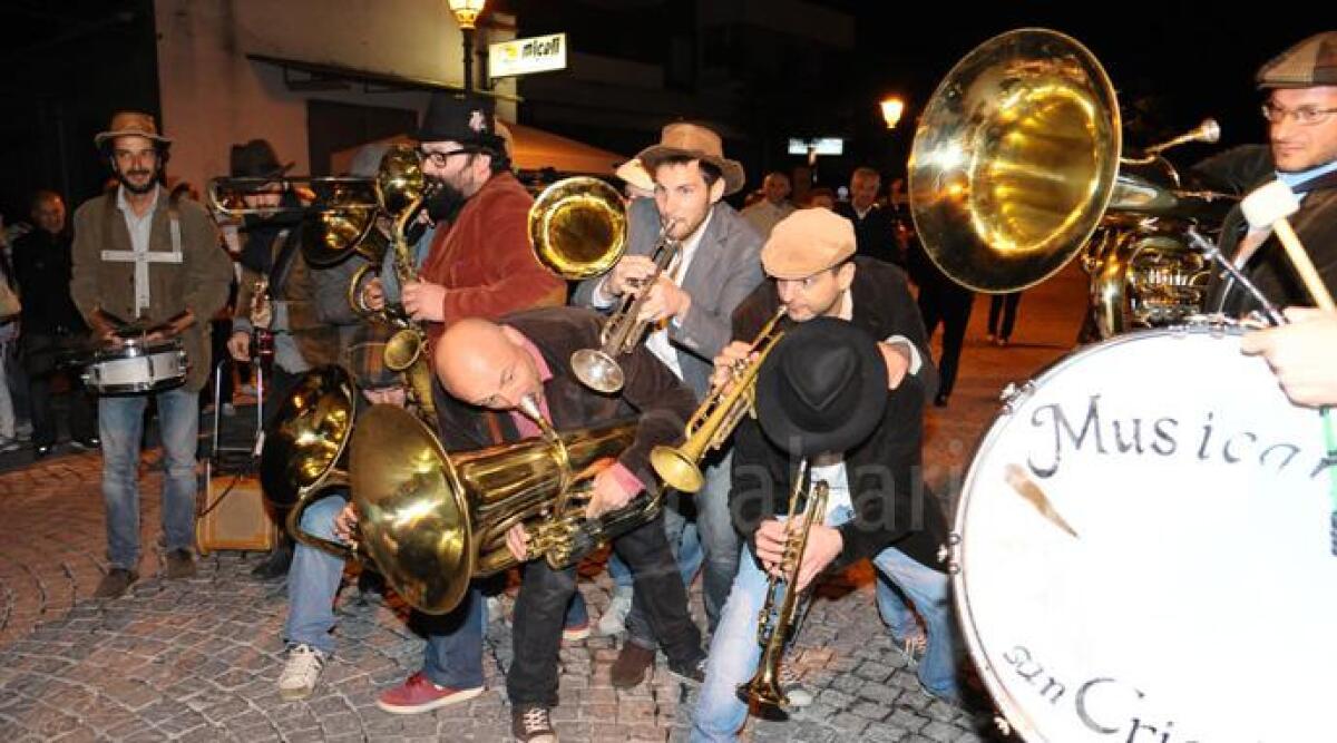 Gastronomia e balli bavaresi per le vie di Bellaria con lo storico festival 'La borgata che danza' - 
