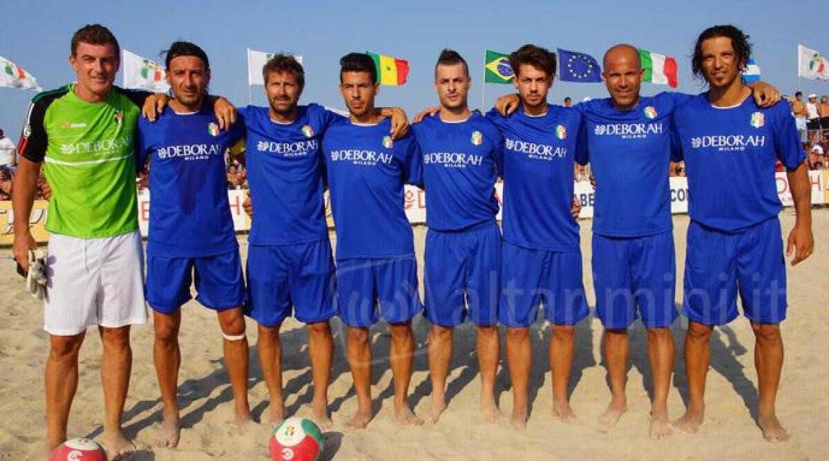 Bellaria, spettacolo beach soccer: Pagliuca e Marco Delvecchio ex grandi calciatori in campo - 