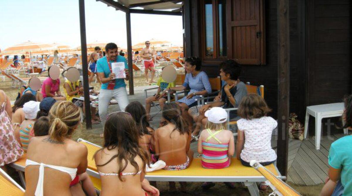 Leggere in riva al mare: sulle spiagge di Rimini torna 'Alibib', iniziativa per lettori di tutte le et&agrave; - 
