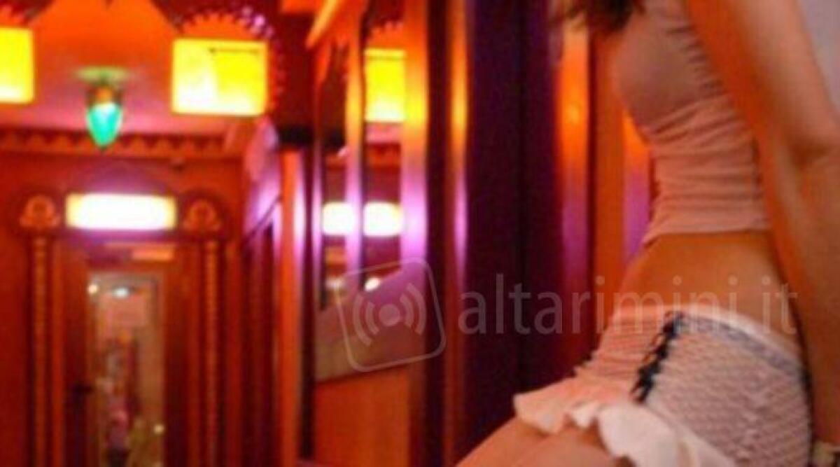 Chiamate &lsquo;hot&rsquo; sul cellulare: il suo numero su sito incontri a luci rosse. Incubo per una riminese - 