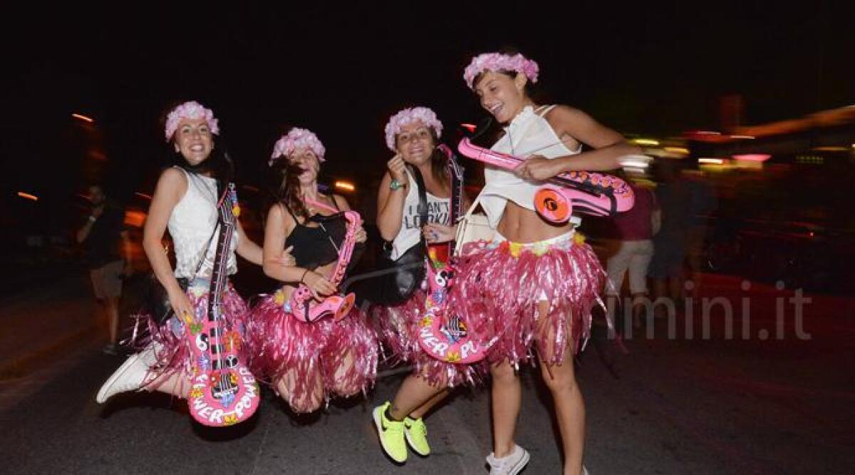 Notte Rosa, in oltre 2 milioni per vivere la festa sulla costa con musica, fuochi d'artificio e show -
