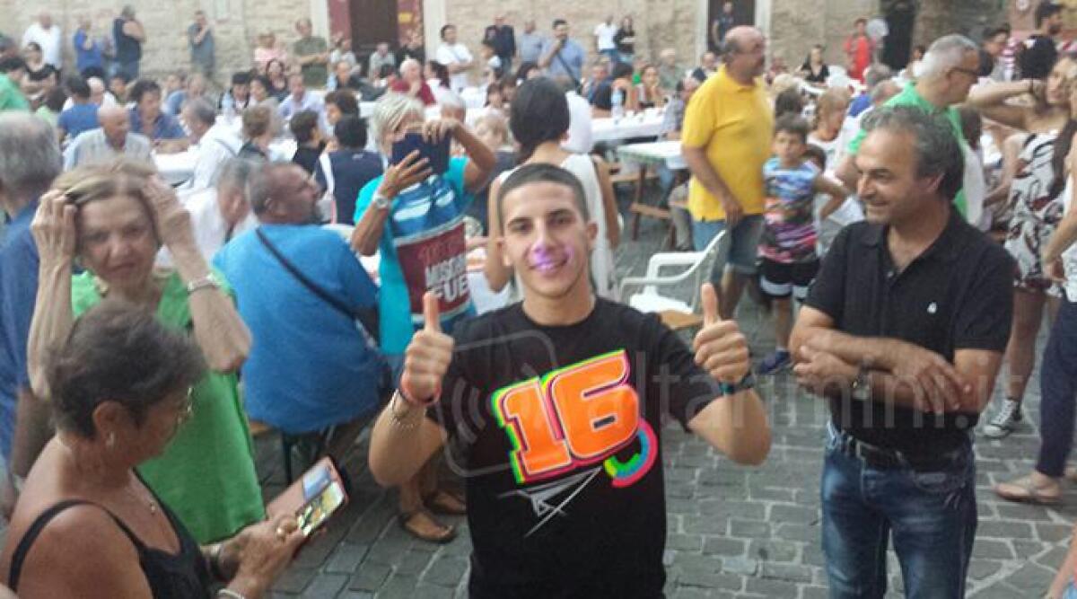 FOTO: Moto3, tutti pazzi per Migno. Saludecio in festa per il suo idolo -