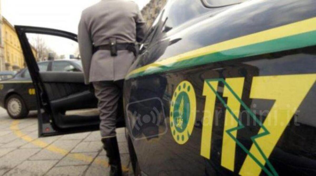 Droga per il Ferragosto: bloccato al casello di Riccione con cocaina, hashish e marijuana, arrestato - 