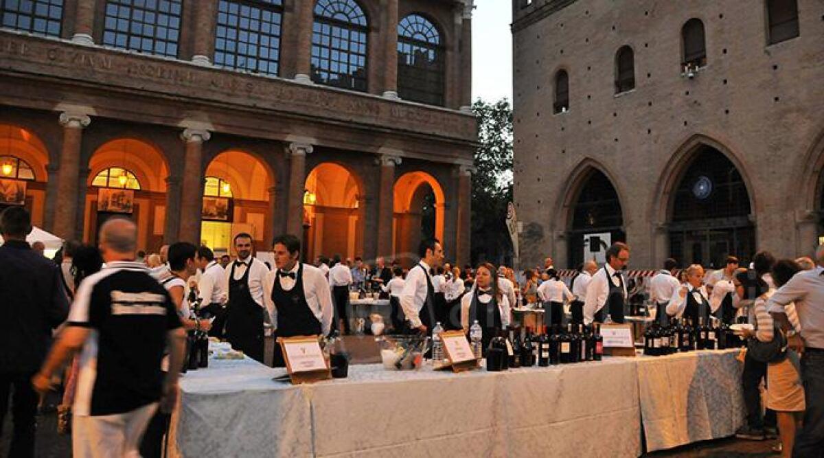 Tramonto DiVino fa tappa a Rimini nella splendida cornice di Piazza Cavour - 