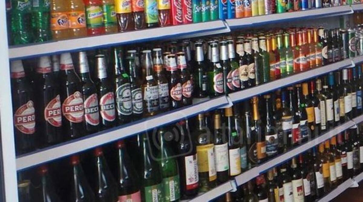 Riccione, no vendita alcool dopo le 24: vigili fingono di essere turisti e 'incastrano' due esercenti - 