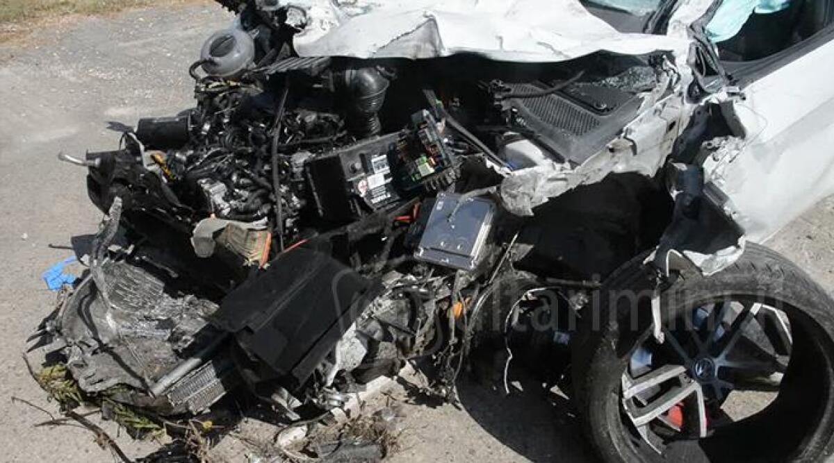 VIDEO: grave incidente vicino 'Le Befane', auto sbatte contro guardrail. 2 feriti gravi tra le lamiere -
