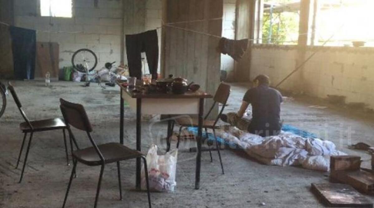 Ragazzina scappa da casa, ritrovata dopo una settimana a Rimini in un albergo abbandonato - 