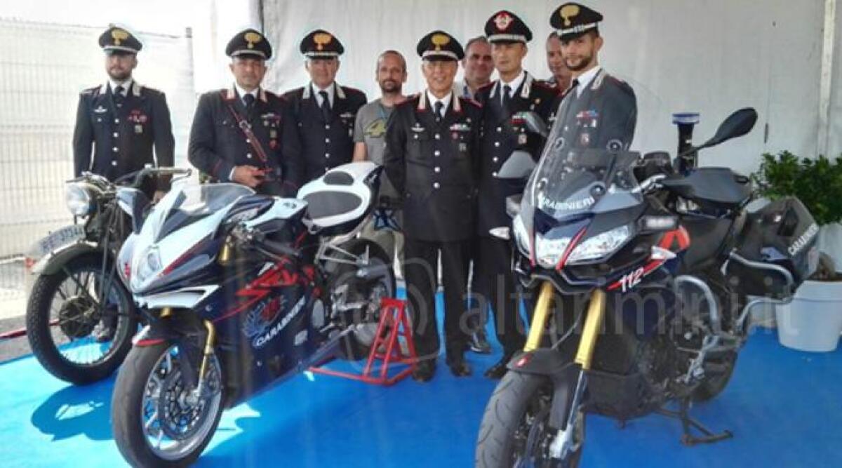 Al circuito di Misano bagno di folla per lo stand dei Carabinieri, in esposizione anche moto storiche - 