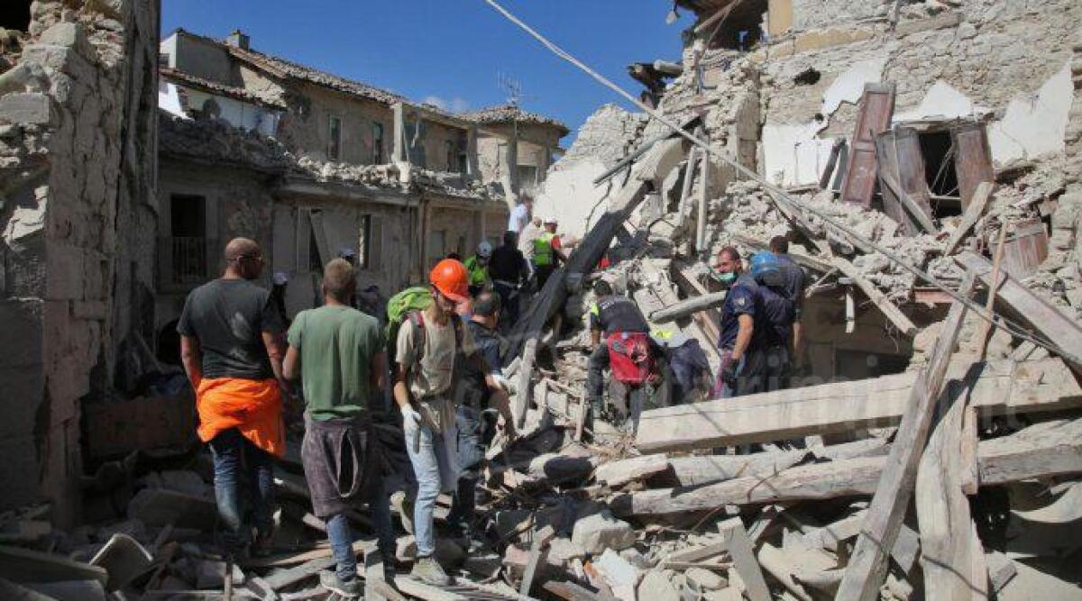 Da Rimini ad Amatrice per consegnare una roulotte: il grande cuore dei riminesi - 