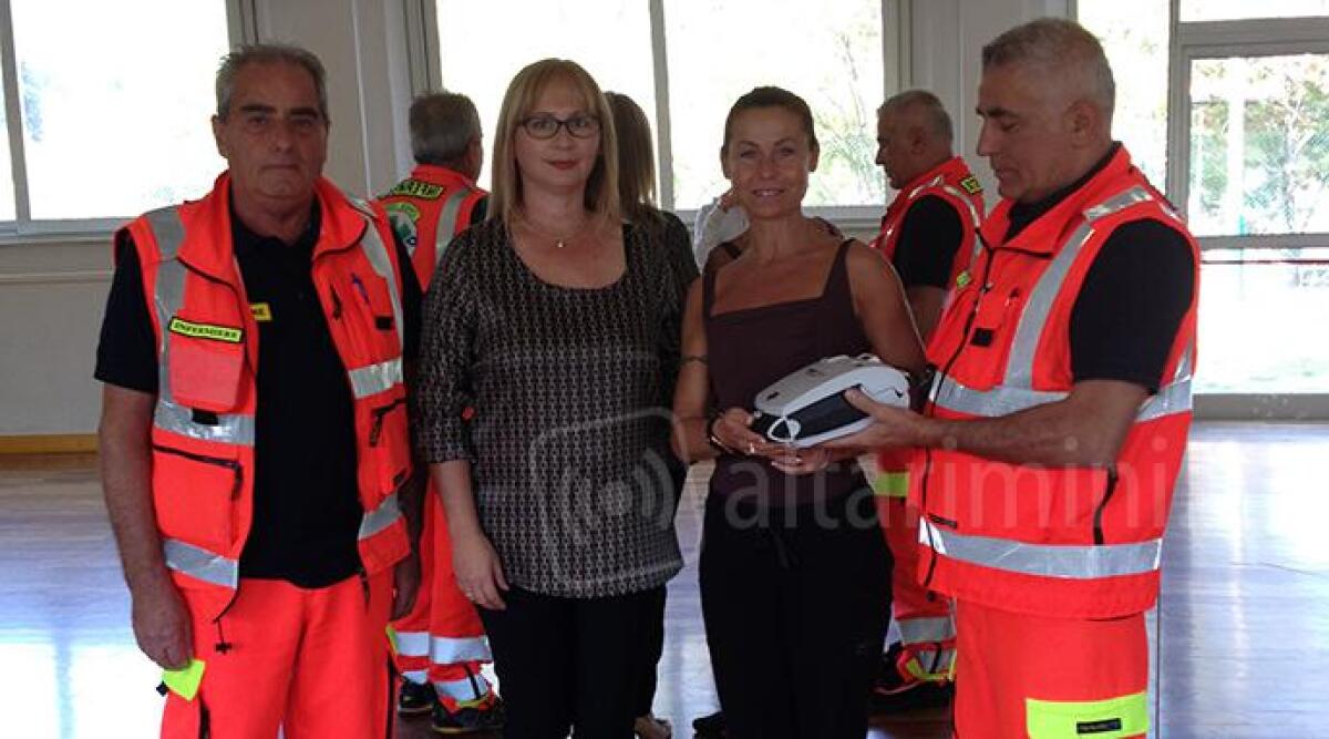 La Croce Verde dona un defibrillatore alla Scuola di Danza Edgar Degas di Novafeltria -