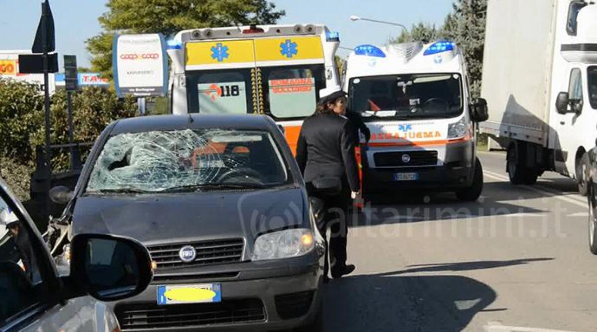 Pedoni investiti sulla statale a Riccione, tra i feriti il figlio del patron del Rimini Calcio - 