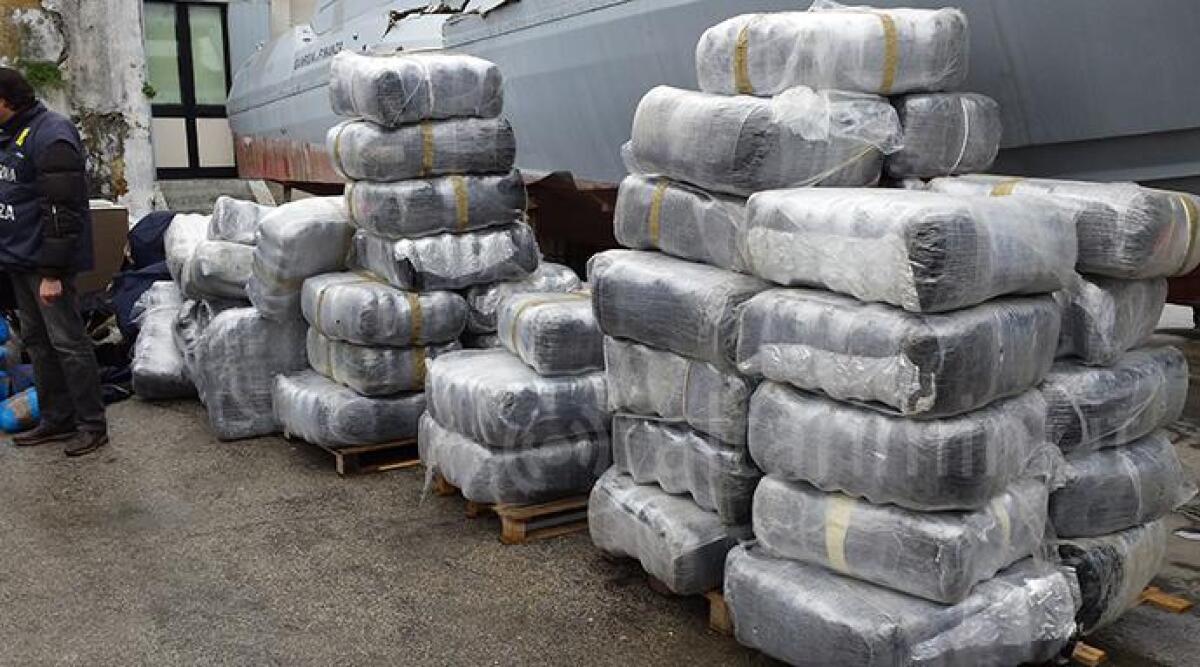 VIDEO: le immagini del sequestro di tonnellate di droga, blitz della Finanza di Rimini -