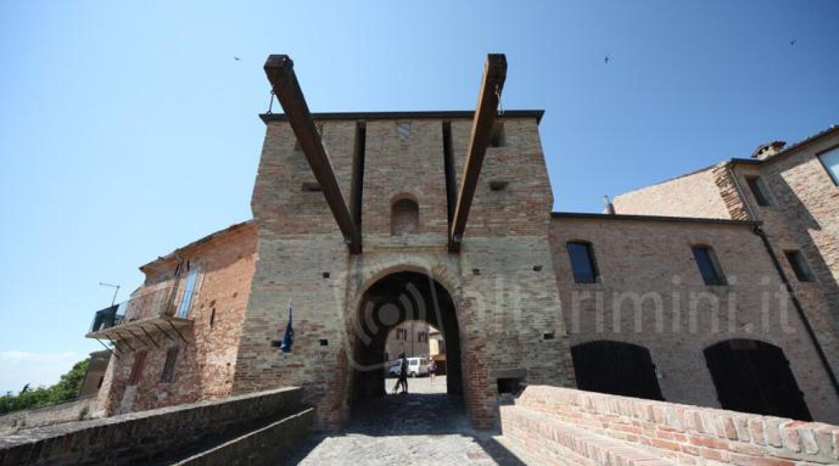 Terremoto, a Mondaino chiuse le Chiese di Montespino e del Tavollo per crepe lungo i muri -