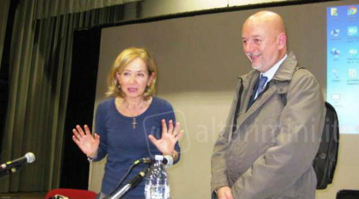 Bullismo e disagio giovanile, prevenzione e soluzioni: docenti a convegno a Rimini - 