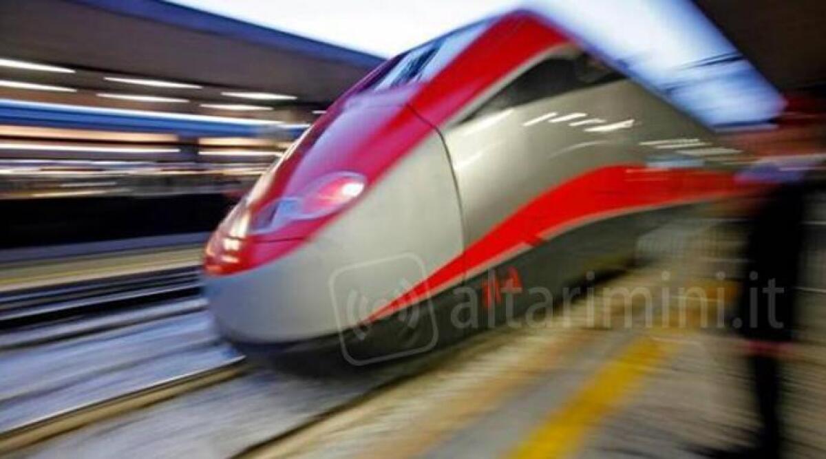 Vieni in treno a Riccione durante le festivit&agrave; e l&rsquo;hotel regala ingresso pista di ghiaccio e tassa soggiorno - 
