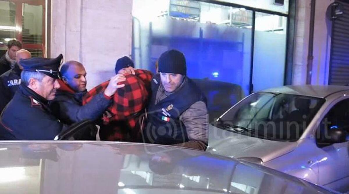 Sfregiata con l'acido a Rimini: nel VIDEO l'arresto del compagno, 29enne originario di Capo verde -