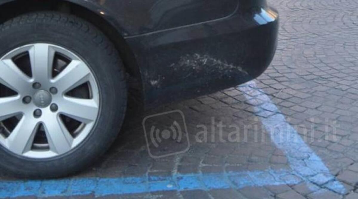 Rimini, aumenta il costo dei parcheggi sulle strisce blu, sconto per abbonamenti e novit&agrave; ticket 6 ore - 