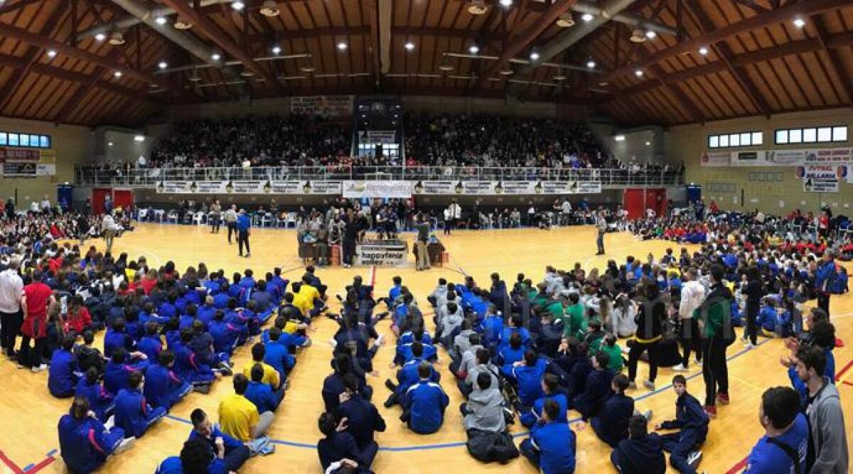 Mille partecipanti, palazzetto pieno di spettatori: a Bellaria è festa della Befana con il torneo di volley Kiklos -