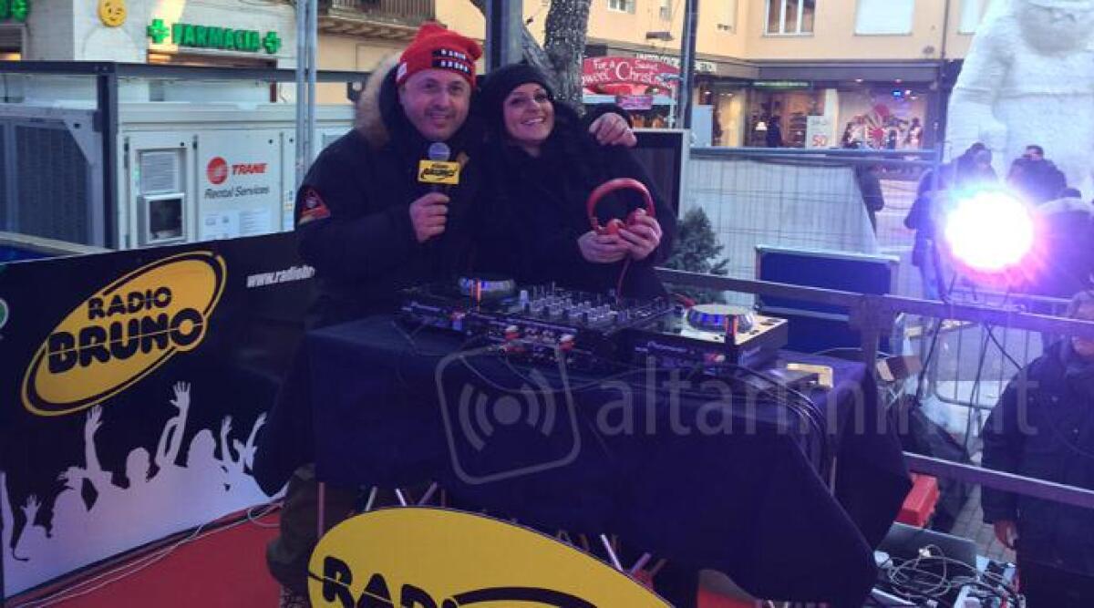 Yaya, dj di Vasco Rossi e di Casa Sanremo, infiamma l'epifania di Riccione. Musica, pattini e risate - 