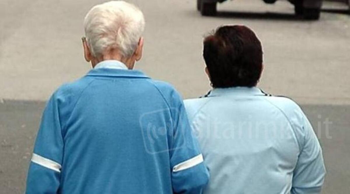 Anziano si lancia nel pozzo e muore, figli e nipote in aula: 'non c'erano segnali che volesse uccidersi' - 