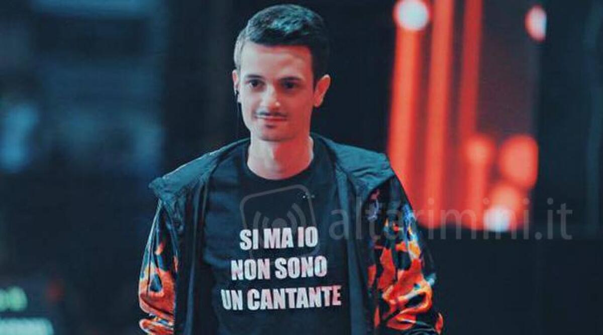 Fabio Rovazzi al Jolly Disco, serata da record a Novafeltria per la star di 'Andiamo a comandare' - 