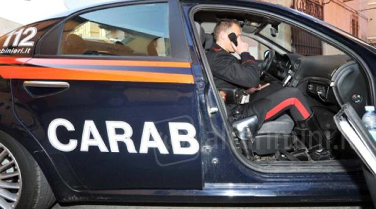 Genitori entrano in casa e trovano il figlio morto: inutili i soccorsi, il magistrato ha disposto l'autopsia - 