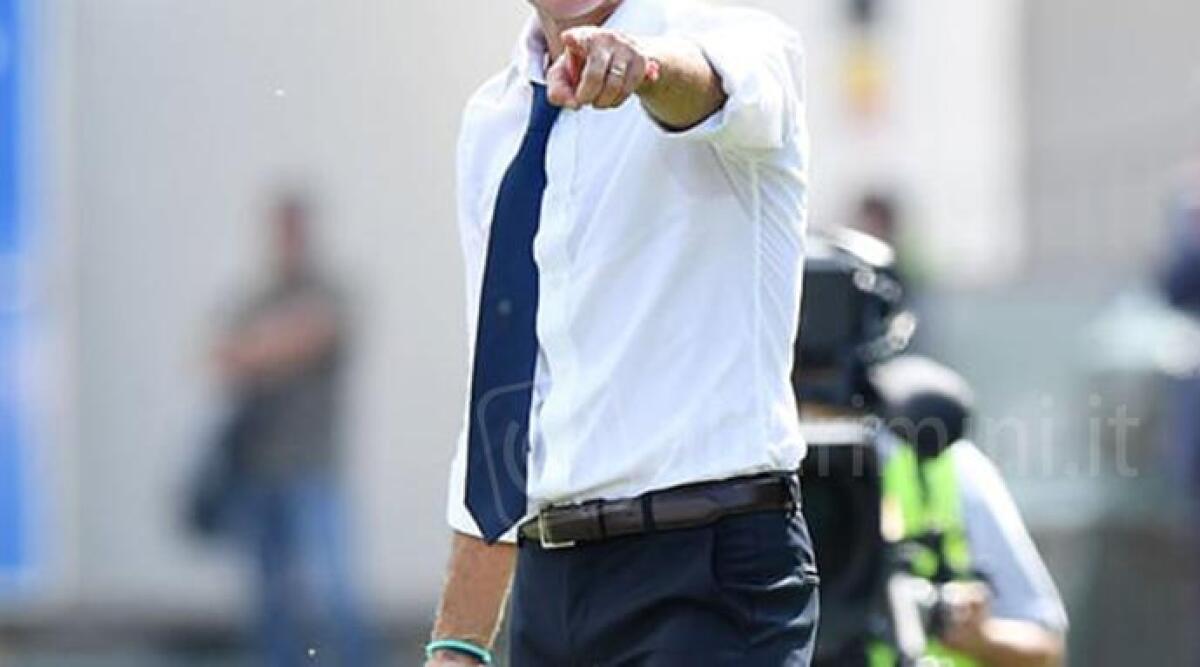 Allenatore insulta giocatore e denuncia giornalista. La partita si sposta in tribunale con un rimpallo di querele - 