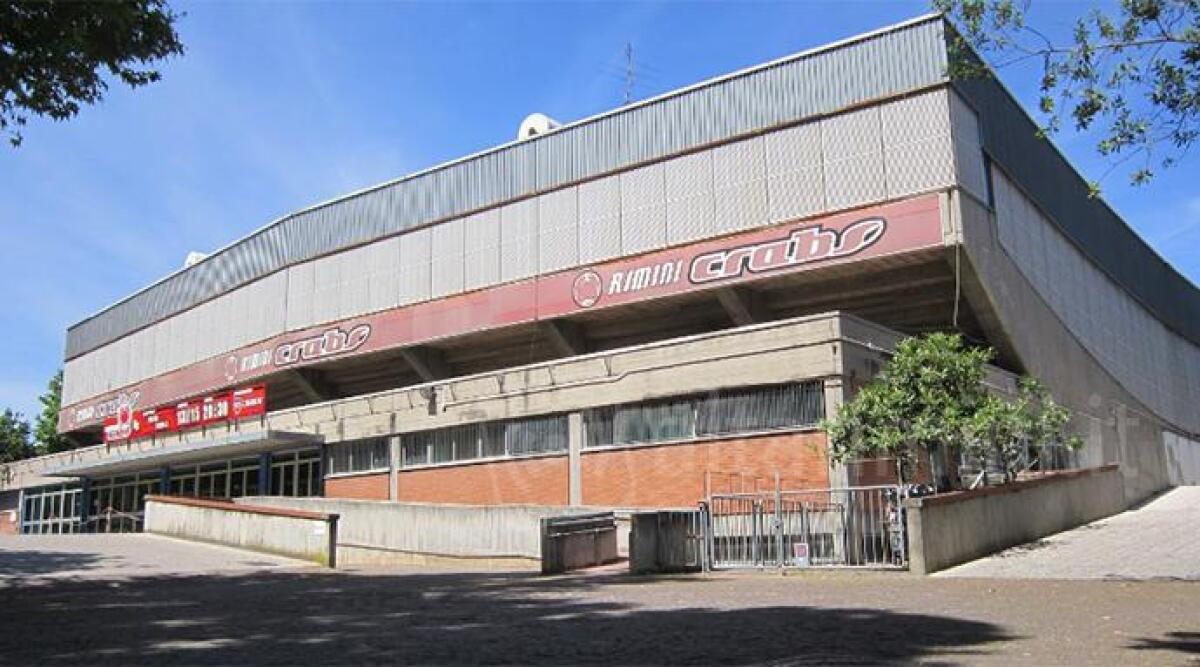 Raid di ladri al Palasport 'Flaminio' di Rimini, svuotati i bar e uffici devastati - 