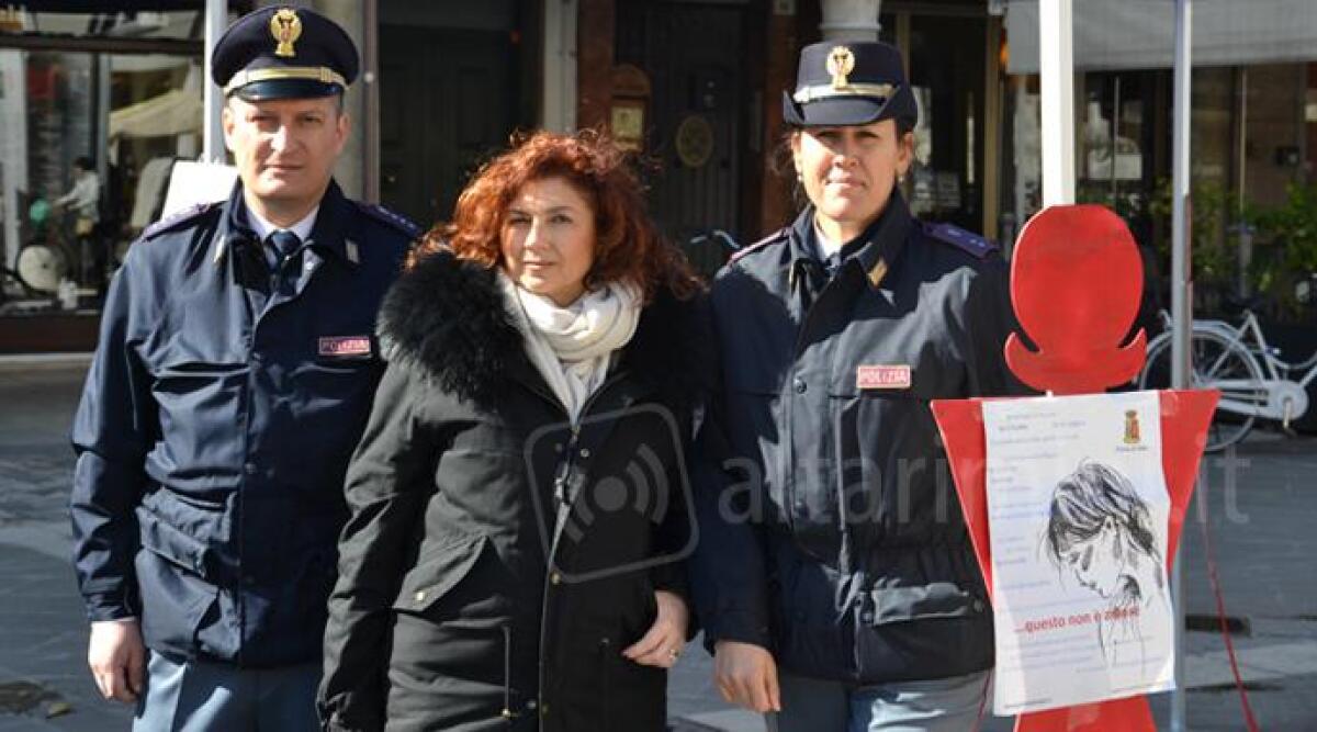 No violenza alle donne, tanti riminesi allo stand della Polizia: segnato un caso di maltrattamenti - 