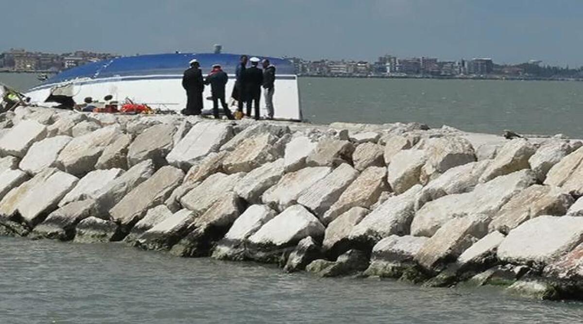 Tragedia porto di Rimini, il racconto di Luca che ha visto morire la fidanzata: &quot;ho cercato salvarla, ma era incastrata&quot; - 