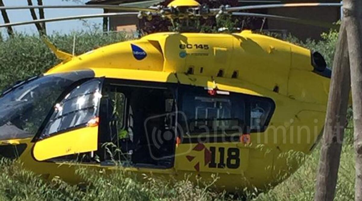 Villa Verucchio, camion si sfrena e schiaccia un braccio, ferito operaio sotto la ruota del mezzo - 