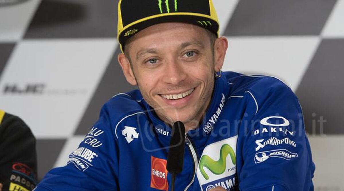 Valentino Rossi dimesso da ospedale Rimini, Primario ortopedia non si sbilancia sulla presenza al Mugello - 