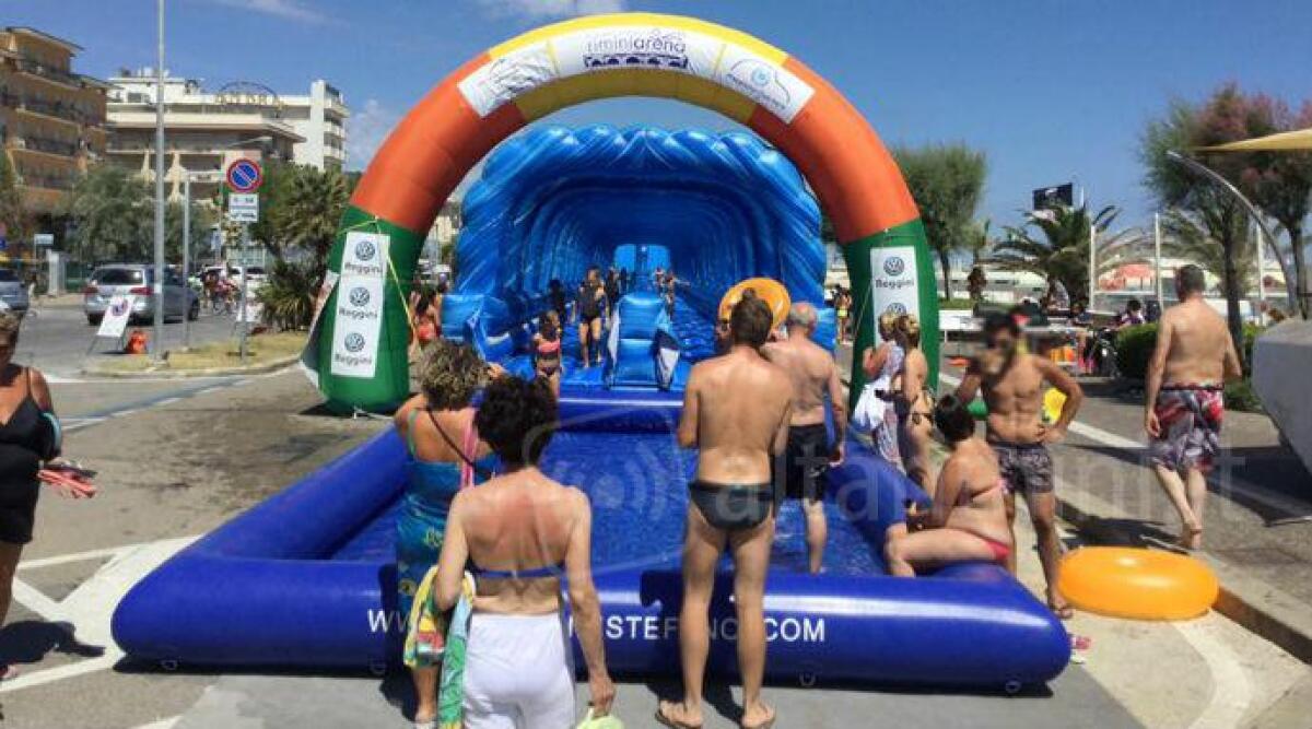 Rimini, Slide in town: il maxiscivolo fa il botto di partecipanti - 