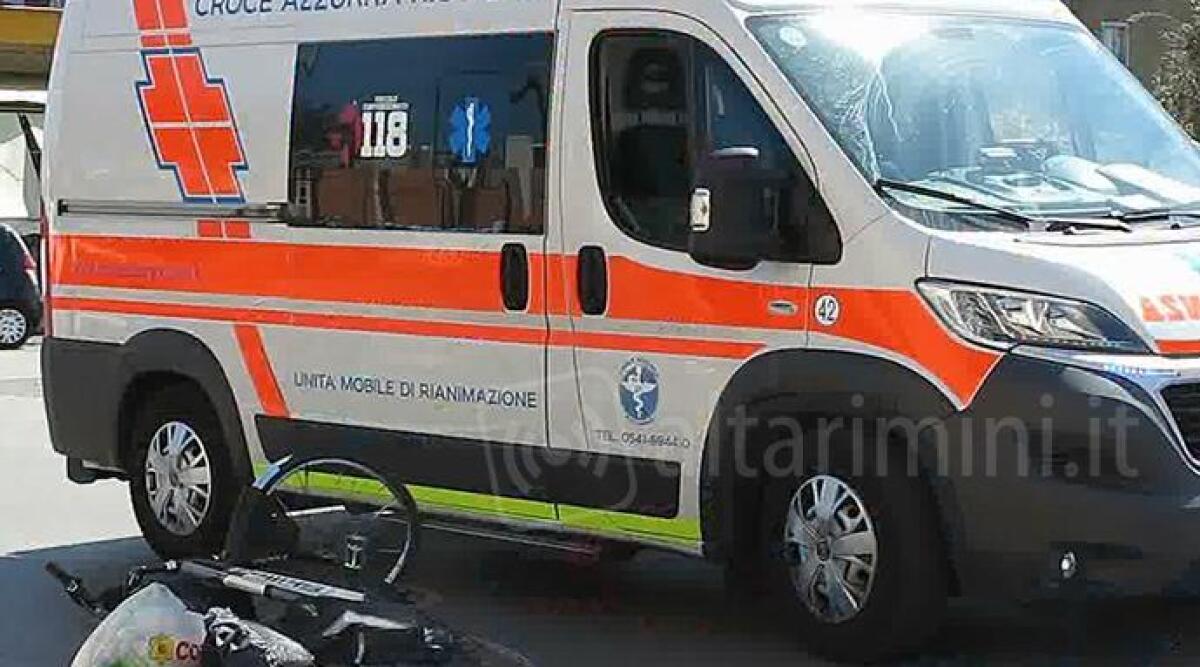 Donna in bicicletta investita da scooter. L'impatto &egrave; avvenuto in viale Tripoli angolo via Ugo Bassi - 
