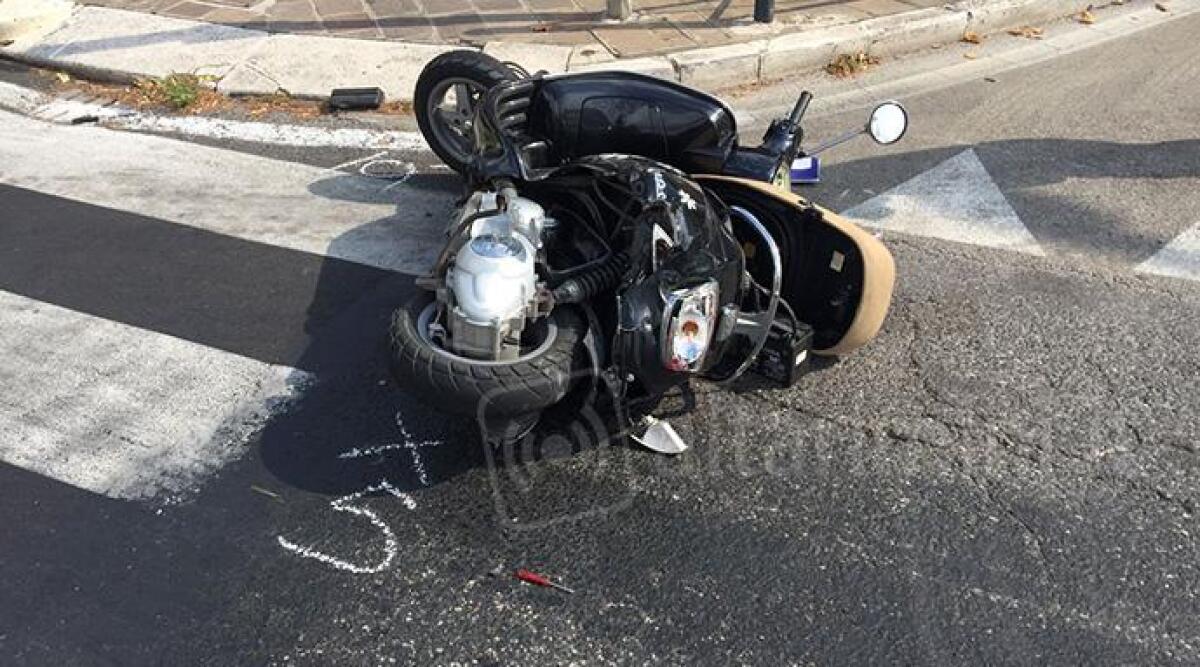 VIDEO: finisce sul parabrezza di una Panda e vola sull’asfalto, grave un giovane di Misano -