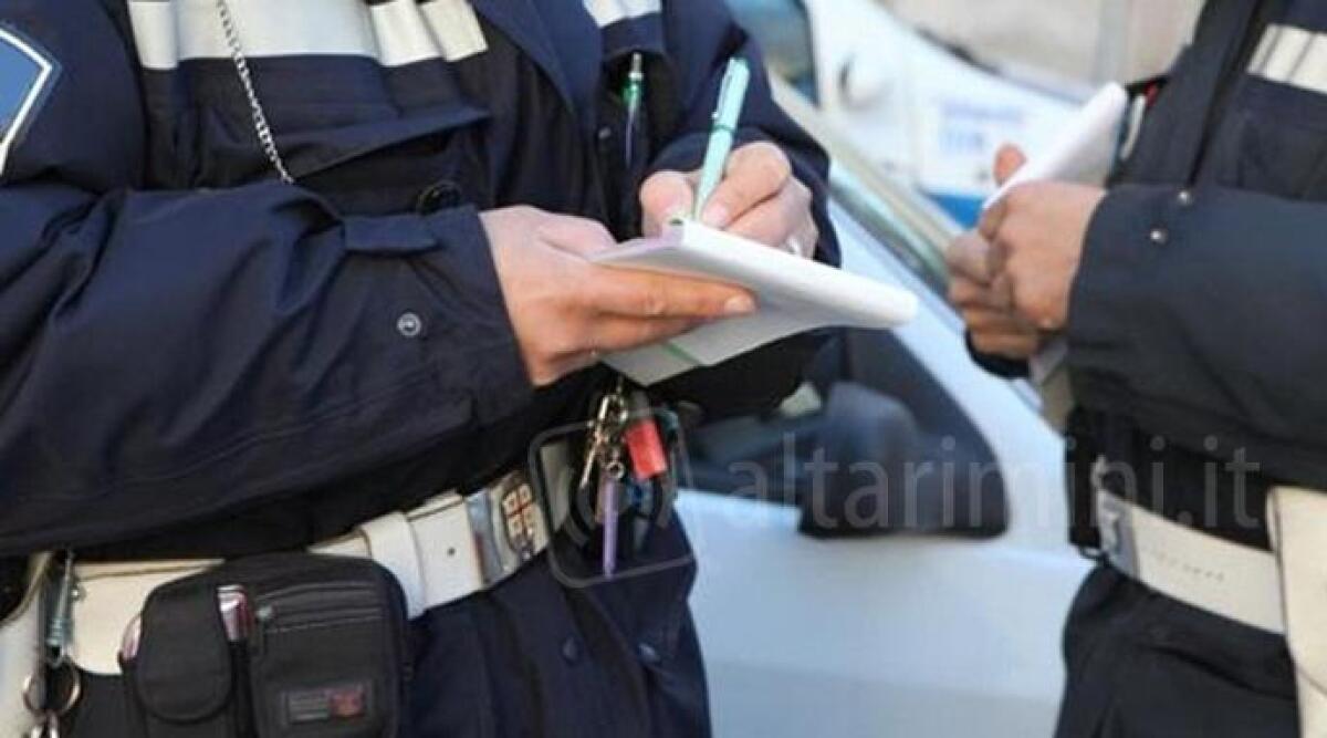 Processo per balconi e veranda costruiti abusivamente, sentiti agenti della municipale - 