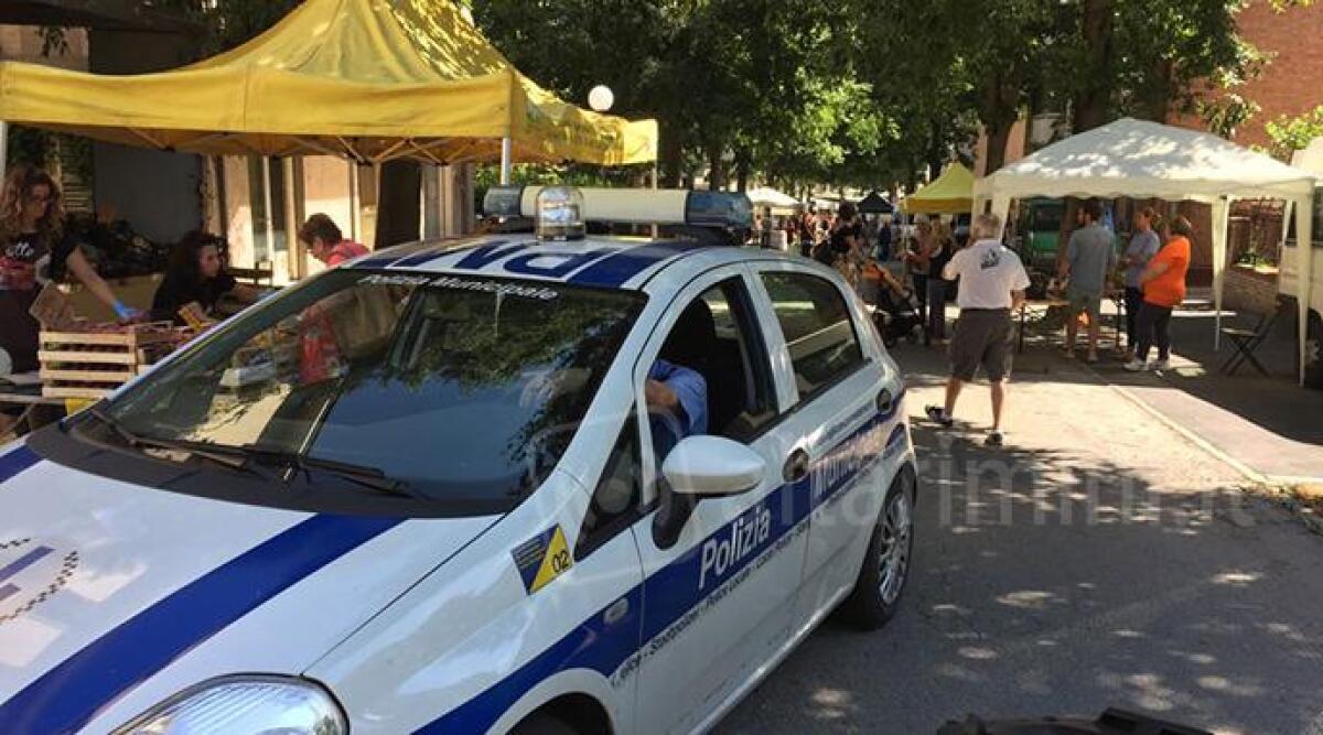 Novafeltria, malore al mercato per una ragazza incinta. Soccorsa dalla Municipale e sanitari - 